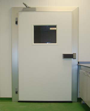 Lightweight face seal door with vision panels